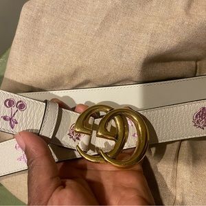 Gucci strawberry belt